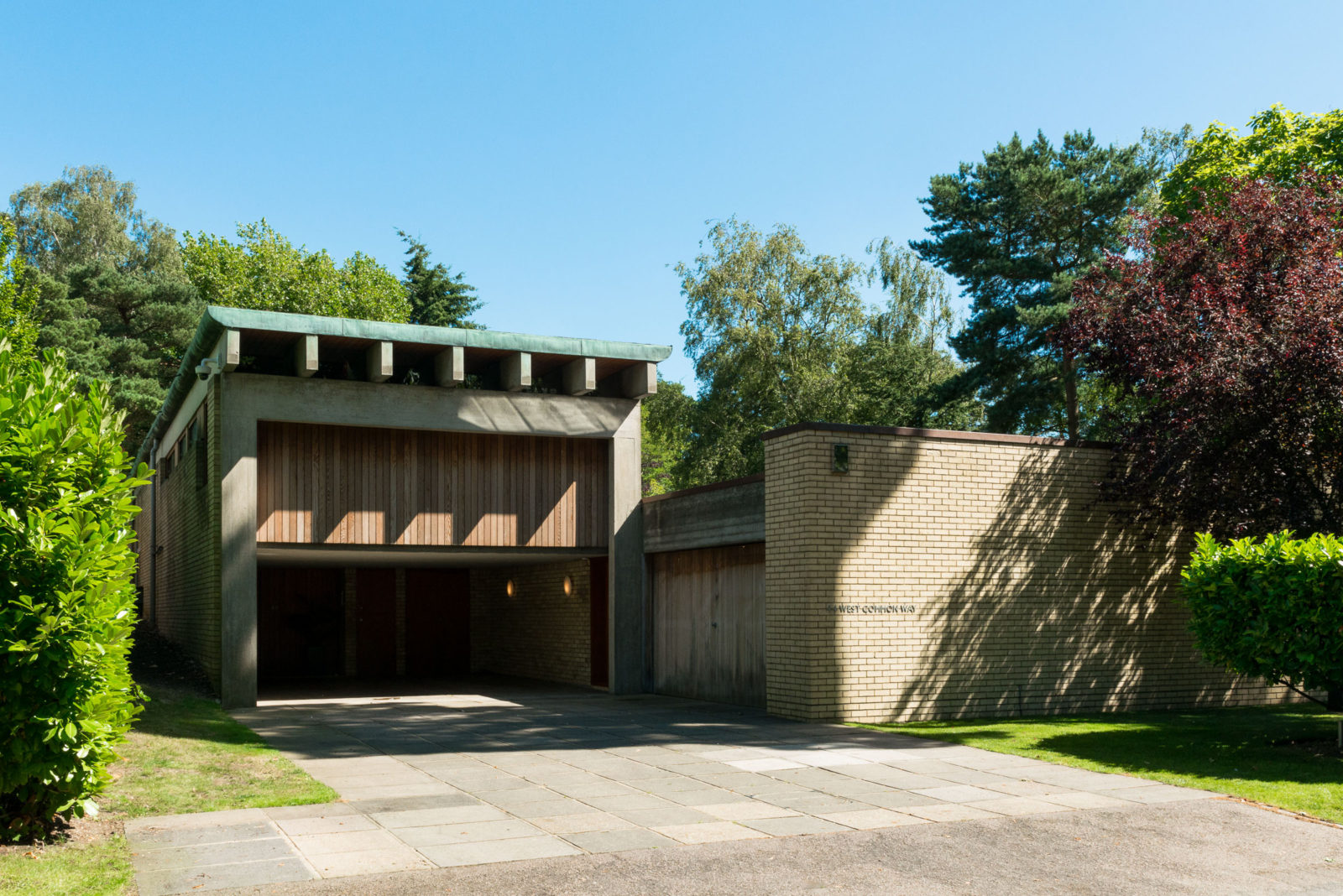 ahm-house-by-j-rn-utzon-cardigan-row